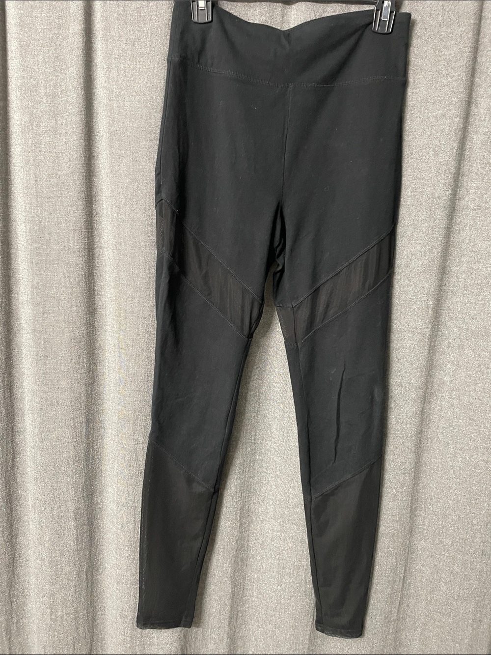 High-Waisted Black Athletic Leggings With mesh panels
